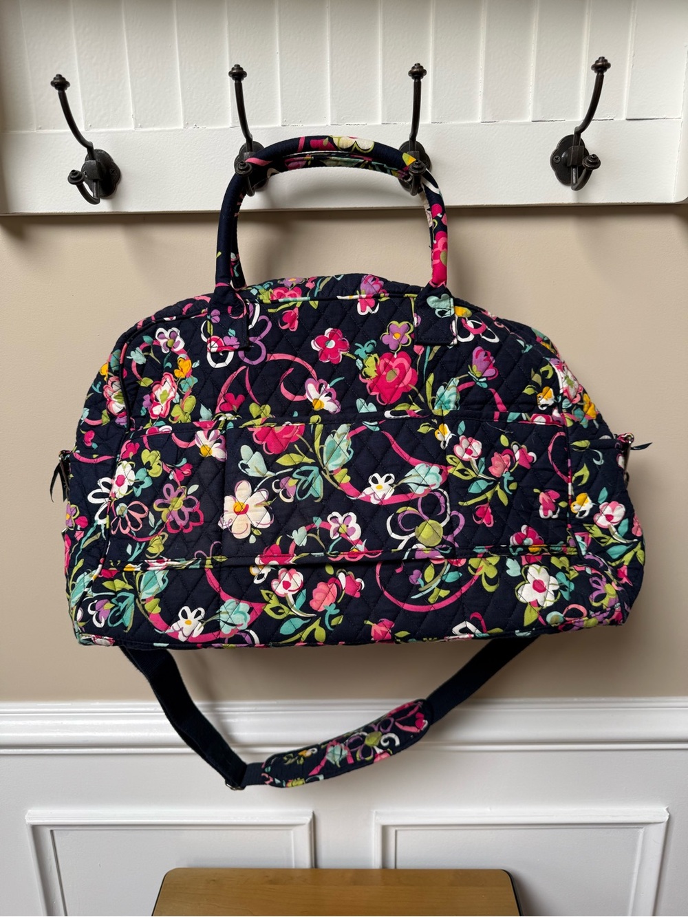 Vera Bradley Quilted Navy Floral Weekend Bag - Picture 4 of 6